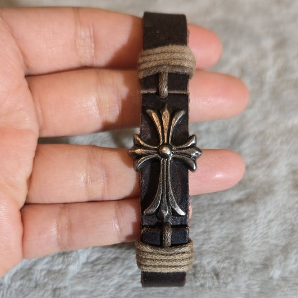 #571 Brown Leather Bracelet with Silver Accent - Picture 2 of 2